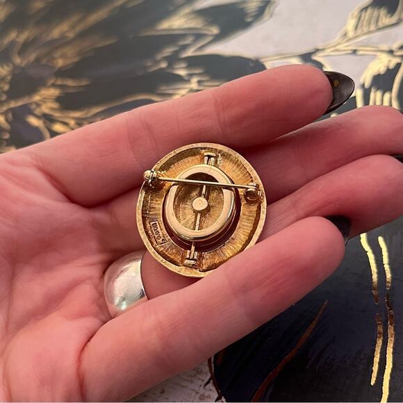 Vintage AVON Precious Gold Pin with Tiny Sparkling Faux Diamond Stone C1 - Picture 7 of 8